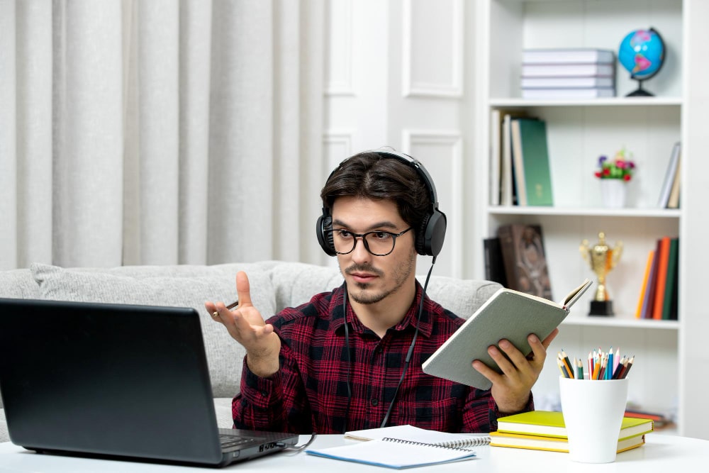 Học tiếng Anh online cần những gì? Làm thế nào để học tốt?